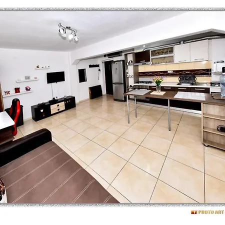 Cazare La Mare Piata Ovidiu Apartment Constanta